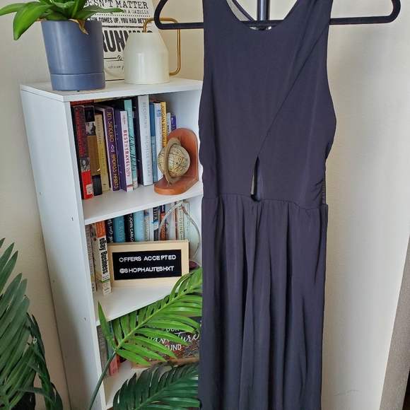 Guess Maxi Cocktail Dress with Mesh Back - Picture 3 of 9